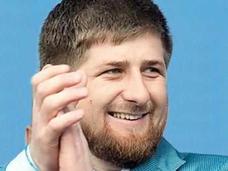 Что за любопытный прибор у Рамзана Кадырова на пальце? Рассказываю и показываю